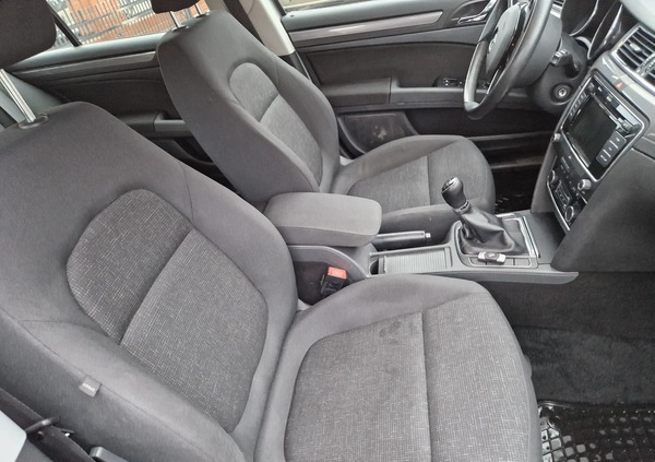 Skoda Superb cena 36900 przebieg: 270000, rok produkcji 2014 z Miłosław małe 154